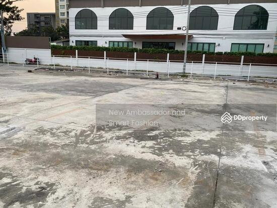 รูป ให้เช่าที่ดินเปล่า ถม เทปูน ทำรั้วแล้ว ลาซาล 41  - รูปที่ 3/4