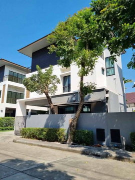 House for rent, Lumpini Suan Luang Rama IX, 54 sq.wa, 310 sq.m, 3 bedrooms, 5 bathrooms, 3 floors.