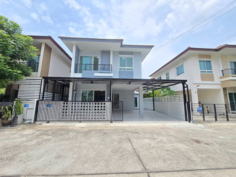ลดราคาพิเศษ..บ้านแฝด ตกแต่งรีโนเวทใหม่ หลังมุม ทำเลดีเยี่ยม หมู่บ้านเต็มสิริ วิลเลจ (Temsiri Villet) ถ.เชื่อมสัมพันธ์ 11 หนองจอก