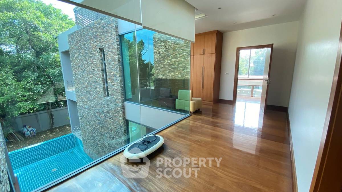 รูป บ้าน 3 ห้องนอน ขายพร้อมเลี้ยงสัตว์ The Royal Golf & Country Club ใกล้สนามบินสุวรรณภูมิ (ID 2885146) - รูปที่ 6/12