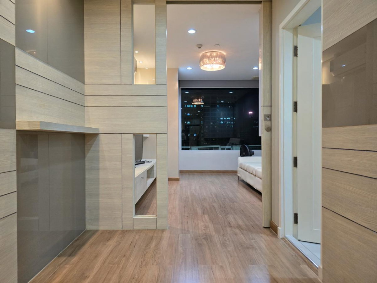 รูป Chamchuri Square Residence【𝐒𝐄𝐋𝐋 & 𝐑𝐄𝐍𝐓】🔥สัมผัสความอบอุ่นด้วยการตกแต่งที่สะท้อนความคลาสสิกและเรียบง่าย ติดจุฬา🔥  ติดต่อไลน์ไอดี: @hacondo - รูปที่ 5/11