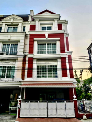ทาวน์โฮมให้เช่า : ให้ เช่าโฮมออฟฟิศหรู 4 ชั้น พื้นที่ใช้สอย 320 ตร.ม. Plus Park Avenue ลาซาล–ศรีนครินทร์