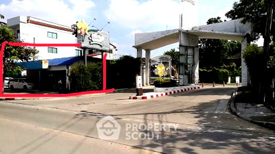 เช่าที่ดิน วิทยาลัยอาชีวศึกษาเสาวภา : ที่ดินให้เช่า บางลำพู (สานเชาว์พ่อซัว) ใกล้ MRT สามยอด (ID 2901495)