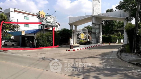 Land For Rent In Bang Lamphu (San Chao Pho Sua) Near MRT Sam Yot (ID 2901495)