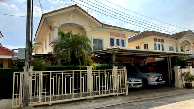 Houses for sale :  Urgent Sale! Passorn 14 Village  2-Storey Detached House | Soi Kantana, Bang Yai  Land Area 51.2 sq.wah Usable Area 141 sq.m. 3 Bedrooms  2 Bathrooms