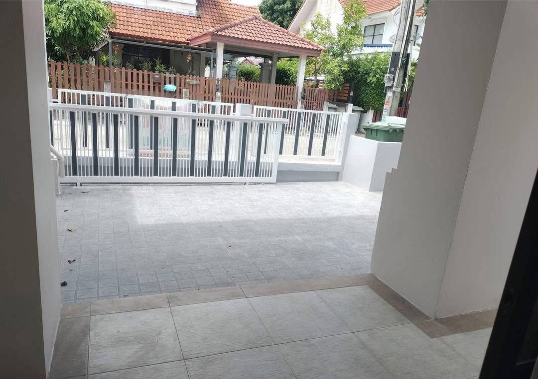 รูป ขายบ้านแฝด 2 ชั้น ใกล้ เจปาร์ค ศรีราชา - รูปที่ 11/12