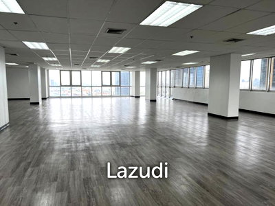 Office for rent Srinakharinwirot University Prasanmit Campus : Ultra Luxury Office Space for Rent in Watthana Bangkok