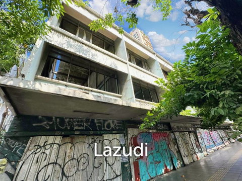 Prime Sukhumvit Main Road 8 Shophouses + 2 Houses Near BTS