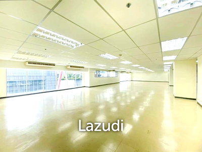 Office for rent Srinakharinwirot University Prasanmit Campus : Office space for rent in Watthana