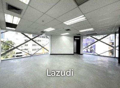 Office for rent Srinakharinwirot University Prasanmit Campus : 115 sqm Corner Office for Rent at Fico Place Building Khlong Toei Nuea Bangkok