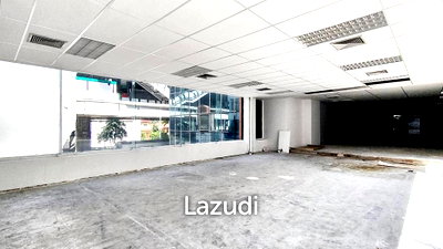 Office for rent Srinakharinwirot University Prasanmit Campus : Office space for rent in Watthana
