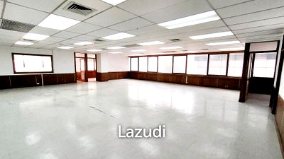 Office for rent Srinakharinwirot University Prasanmit Campus : Office space for rent in Watthana