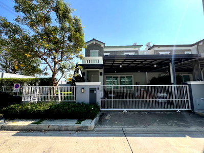 Twin houses for sale : Call : 092-441-1881 Anya Bangna-Ramkhamhaeng 2, Twin house 2-storey, corner house, very large garden area