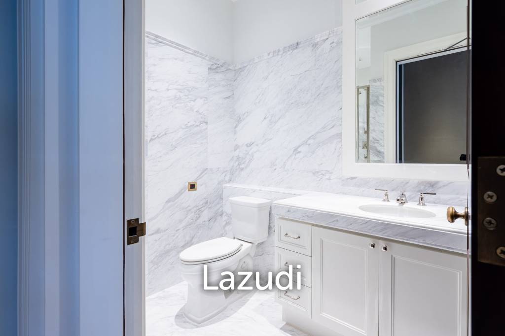 รูป Luxurious 2BR Condo at 98 Wireless Bangkok - รูปที่ 16/19