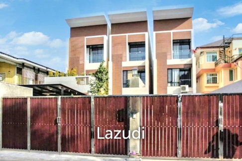 4 bed 3 bath 270 SQ.M. Townhouse in Phaya Thai Bangkok