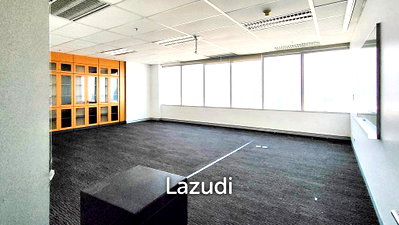 Office for rent Srinakharinwirot University Prasanmit Campus : Office space for rent at CRC Tower