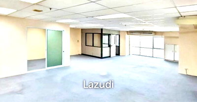 Office for rent Srinakharinwirot University Prasanmit Campus : 6 Bathrooms 117 SQ.M Office at Sukhumvit Suites