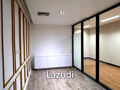 Office for rent Srinakharinwirot University Prasanmit Campus : Ultra Premium Fully Fitted Office for rent in Asoke