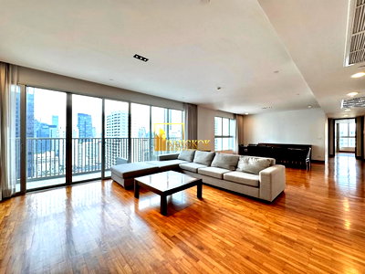 Apartment building for rent Srinakharinwirot University Prasanmit Campus : Modern 4 Bedroom Pet Friendly Apartment For Rent in Asoke - BR20892AP