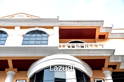 เช่าทาวน์โฮม เจ อเวนิว ทองหล่อ : 5 Bed 5 Bath 400 SQ.M Townhouse in Thonglor 25