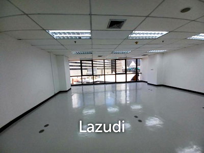 Office for rent Srinakharinwirot University Prasanmit Campus : Office space for rent at Sino-Thai Tower unit 7A  size 77 Sqm