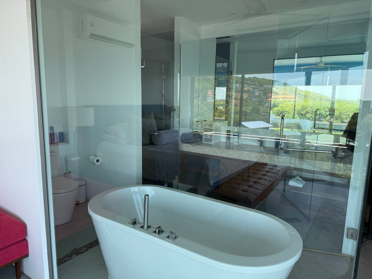 picture Rawai Sea View Villa 4 bedrooms for rent - 28/28