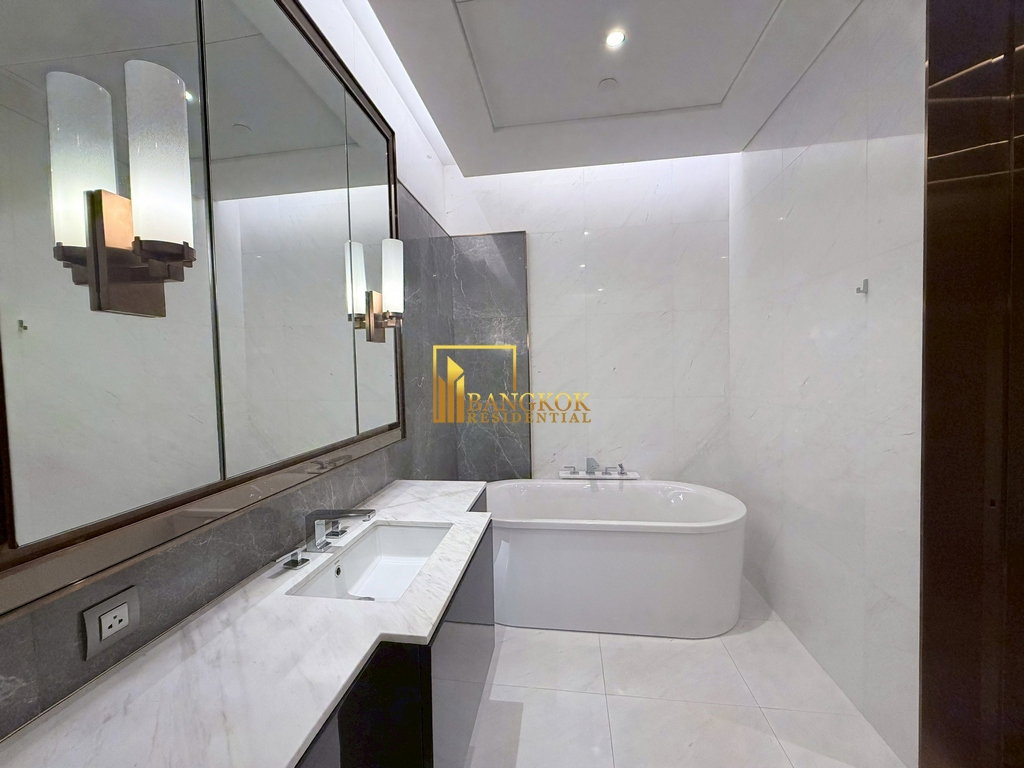 picture Sindhorn Tonson | Elegant 1 Bedroom Condo in Chidlom Area - BR18861CD - 8/28