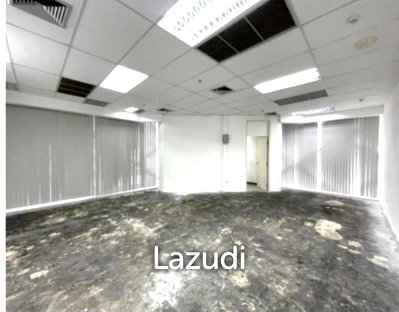 Office for rent Srinakharinwirot University Prasanmit Campus : Spacious Urban Office Space at Fico Place Bangkok