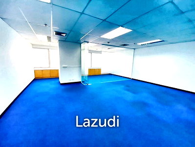 Office for rent Srinakharinwirot University Prasanmit Campus : Office space 94SQ.M for rent in Watthana