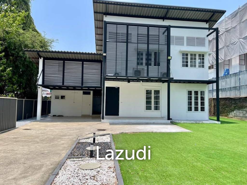 รูป Luxury Home Office for rent in Ramintra (100m. From BTS) - รูปที่ 1/13