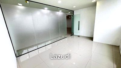 Office for rent : 101 sqm modern office for rent in Bang Khlo Bangkok