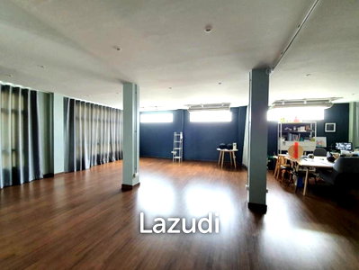 เช่าสำนักงาน วิทยาลัยอาชีวศึกษาเสาวภา : Office For Rent 98 Sq.m Near Iconsiam