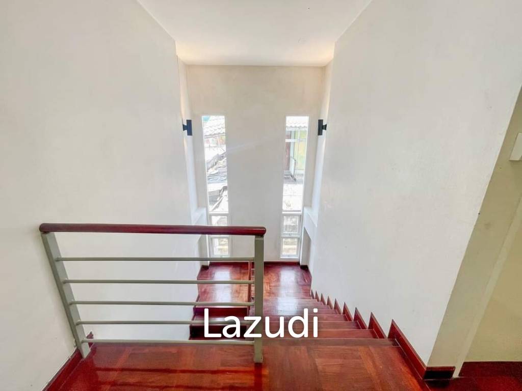 รูป Luxury Home Office for rent in Ramintra (100m. From BTS) - รูปที่ 4/13