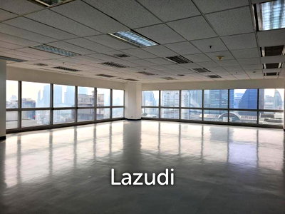 Office for rent Srinakharinwirot University Prasanmit Campus : 229 sqm Corner Office for Rent in Sermmit Tower Khlong Toei Nuea Bangkok
