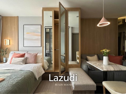 30 sqm high-floor 1 bedroom condo at Life Asoke Hype Makkasan Bangkok