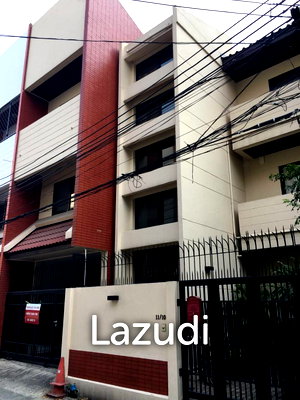 เช่าทาวน์โฮม สุขุมวิท 43 : บ้านโฮมออฟฟิศในพื้นที่กลางเมืองพร้อมพงษ์ - ทองหล่อ