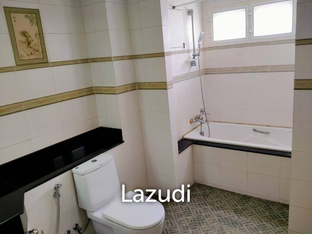 รูป 2 Bed 3 Bath 240 Sqm Condo For Rent - รูปที่ 17/21