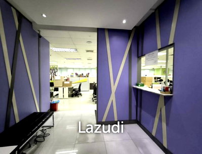 Office for rent Srinakharinwirot University Prasanmit Campus : Khlong Toei Furnished Office with Modern Decor