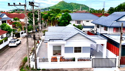 ขายบ้านเดี่ยว : ขายบ้านเดี่ยวหลังใหญ่ หัวมุม รีโนเวทใหม่ เก้ากิโล-เขาน้ำซับ ศรีราชา