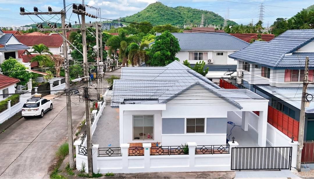 รูป ขายบ้านเดี่ยวหลังใหญ่ หัวมุม รีโนเวทใหม่ เก้ากิโล-เขาน้ำซับ ศรีราชา - รูปที่ 1/19