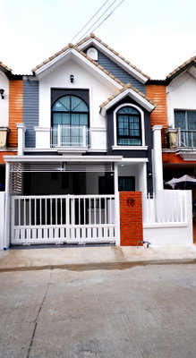 ทาวน์โฮม ม.นอร์ทกรุงเทพ วิทยาเขตรังสิต : P'Ple160626  หมู่บ้านวรางกูล รังสิตคลอง2