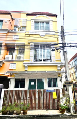 ทาวน์โฮมให้เช่า : ให้เช่าบ้านกลางเมืองบริติชทาวน์ ศรีด่าน24 (Baan Klang Muang British Town Sri Dan 24) 
