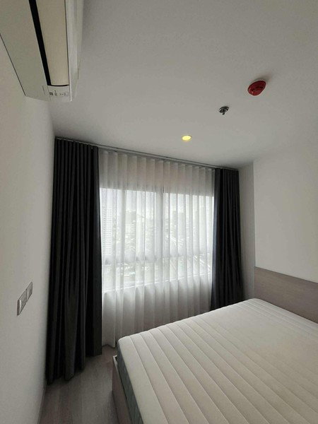 picture A033945 Elio Sathorn - Wutthakat - 2/8