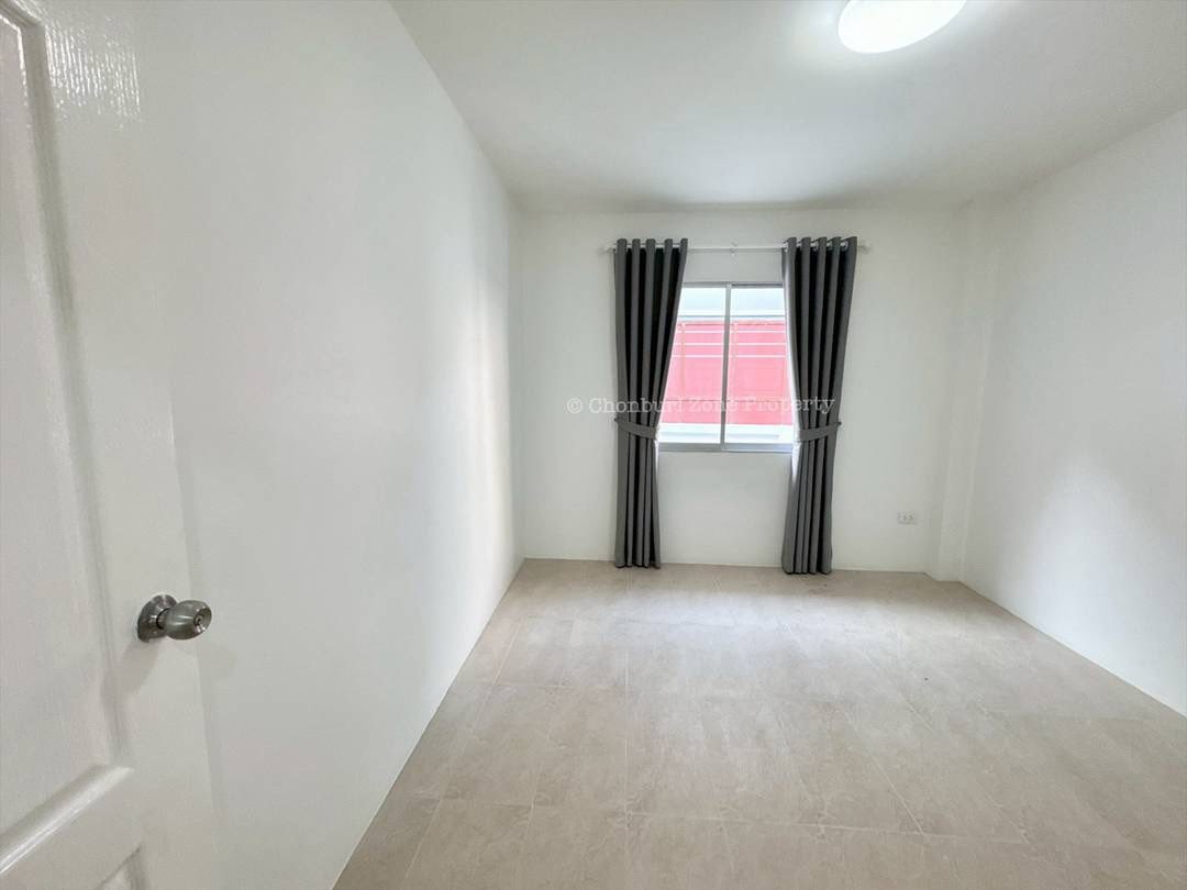 รูป ขายบ้านเดี่ยวหลังใหญ่ หัวมุม รีโนเวทใหม่ เก้ากิโล-เขาน้ำซับ ศรีราชา - รูปที่ 18/19
