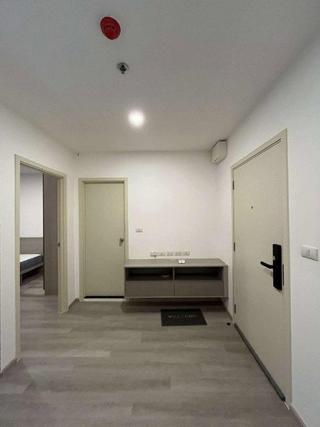 picture A033945 Elio Sathorn - Wutthakat - 6/8