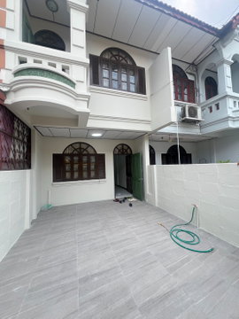 รีโนเวทใหม่เอี่ยมเหมือนมือหนึ่ง! 🏡 ทาวน์เฮาส์ เสนาวิลล่า คู้บอน 27 บ้านสวยน่าอยู่ ทำเลดี ของกินเพียบ เพียง 10,000.- ✨