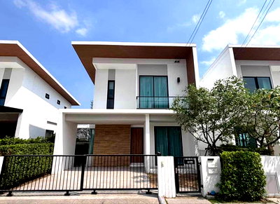 บ้านเดี่ยวให้เช่า : ให้เช่า Como Bianca II Bangna  (โคโม่ เบียงก้า 2 บางนา) ใกล้เมกาบางนา