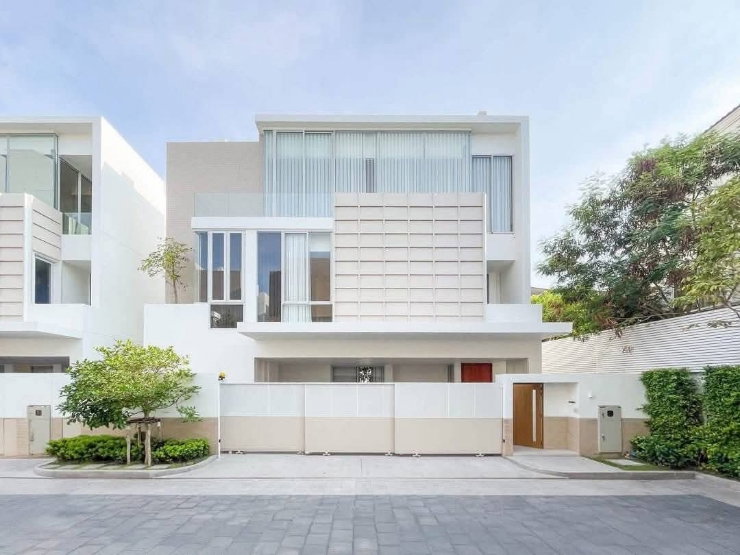Houses for rent : 📣📣 For rent NOBLE TERRA RAMA 9 – EKAMAI 3-story Detached House 3 Bedrooms with Lift (Typing 0974164645, Line:JKJK4645 instead of click the button) 