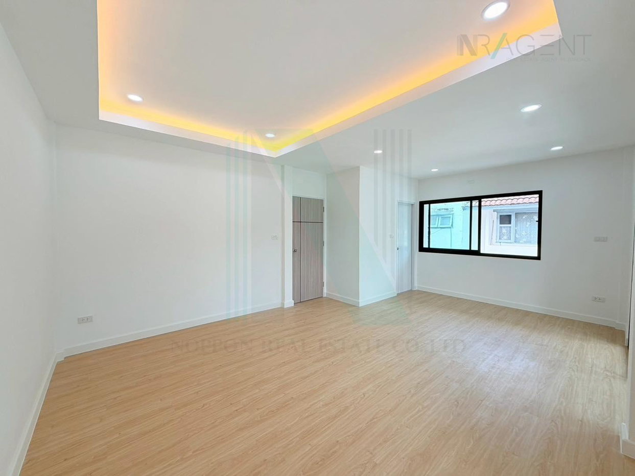 รูป ขายบ้านแฝด โครงการ บ้านรัตนาวลัย 2 ชั้น 3 ห้องนอน 3 ห้องน้ำ - รูปที่ 4/8