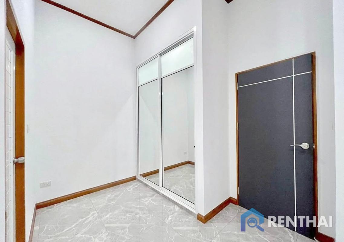 รูป บ้านเดี่ยวหลังใหญ่ในซอยห้วยยายมุก - รูปที่ 11/13